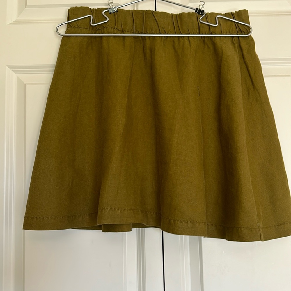 Tommy Bahama Two palms swing mini skirt size M FROEST MOSS COLOR. 100% linen NWT